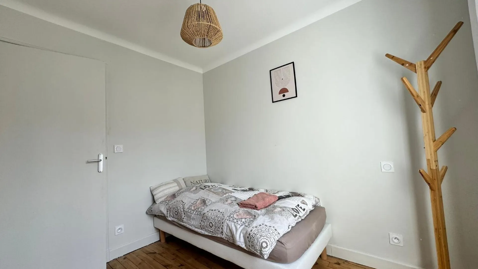 Le 122 - Parking Apartment Rodez 0*,  France